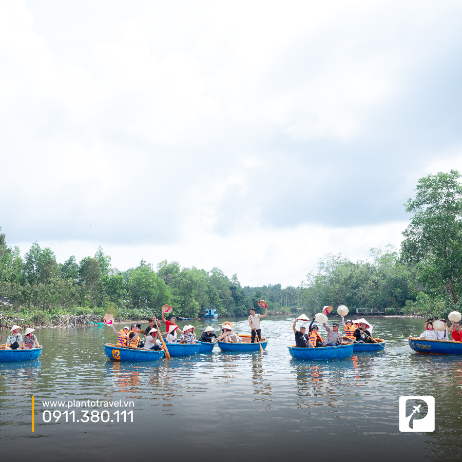 trai nghiem thuyen thung tren song cua can phu quoc