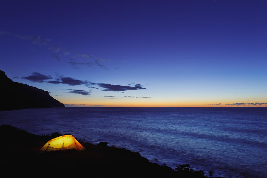 Bạn hãy thử cắm trại qua đêm trên một hòn đảo hoang sơ như Hòn Dừa